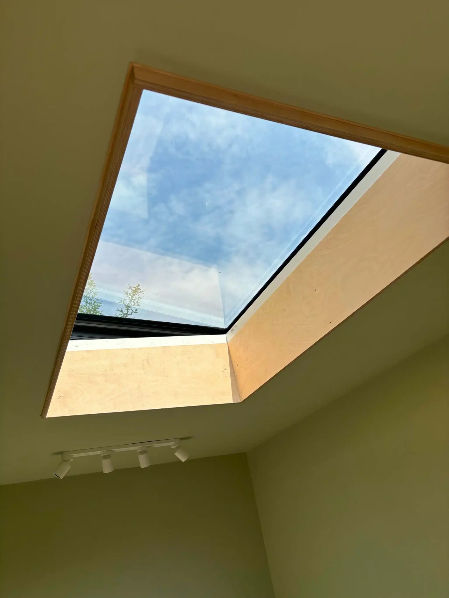 Skylight by velux in garden studio